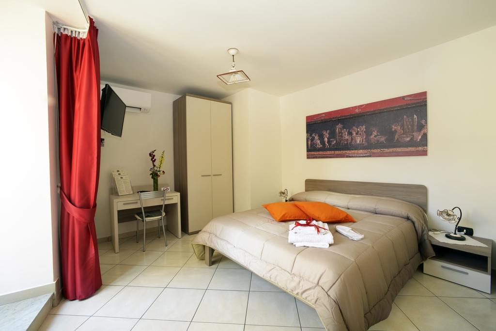 Italia Apartment Неаполь Экстерьер фото