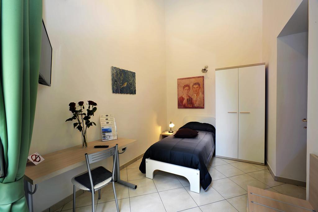 Italia Apartment Неаполь Экстерьер фото